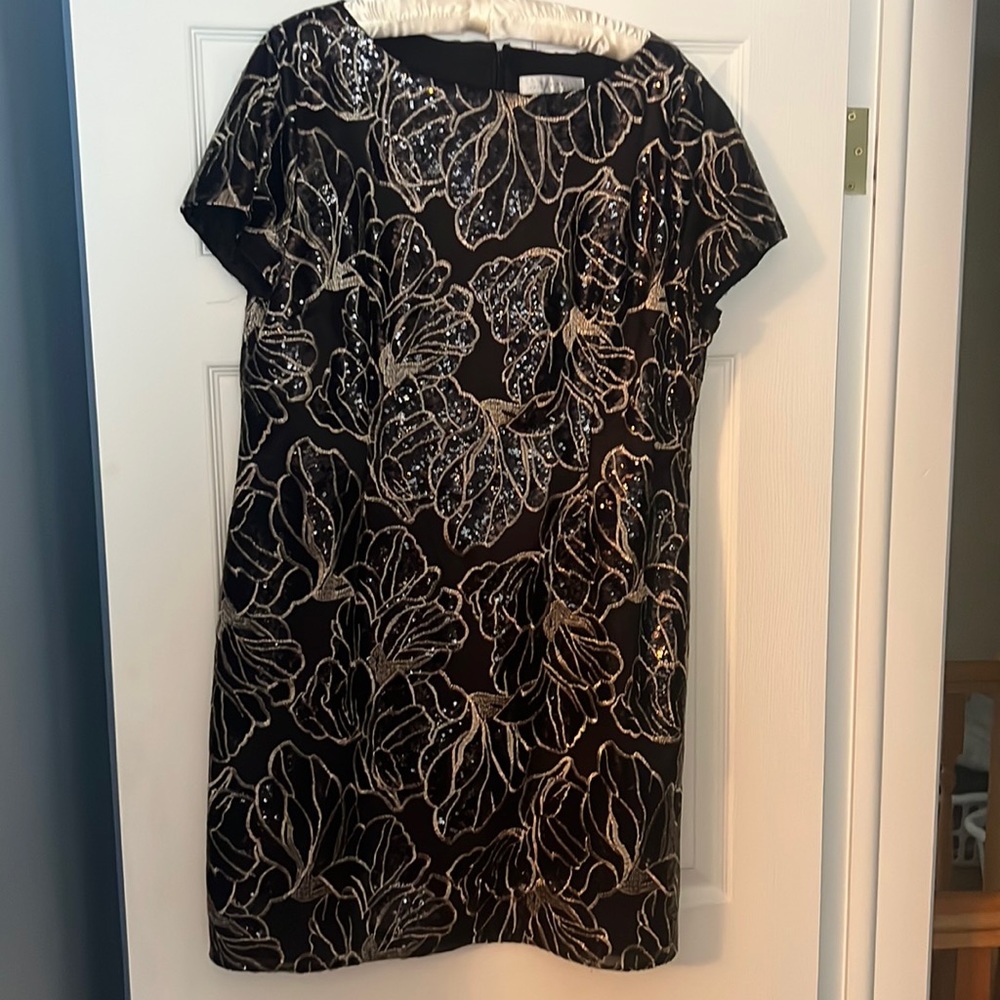 Tahari Sequin black and gold floral pattern shift dress knee length